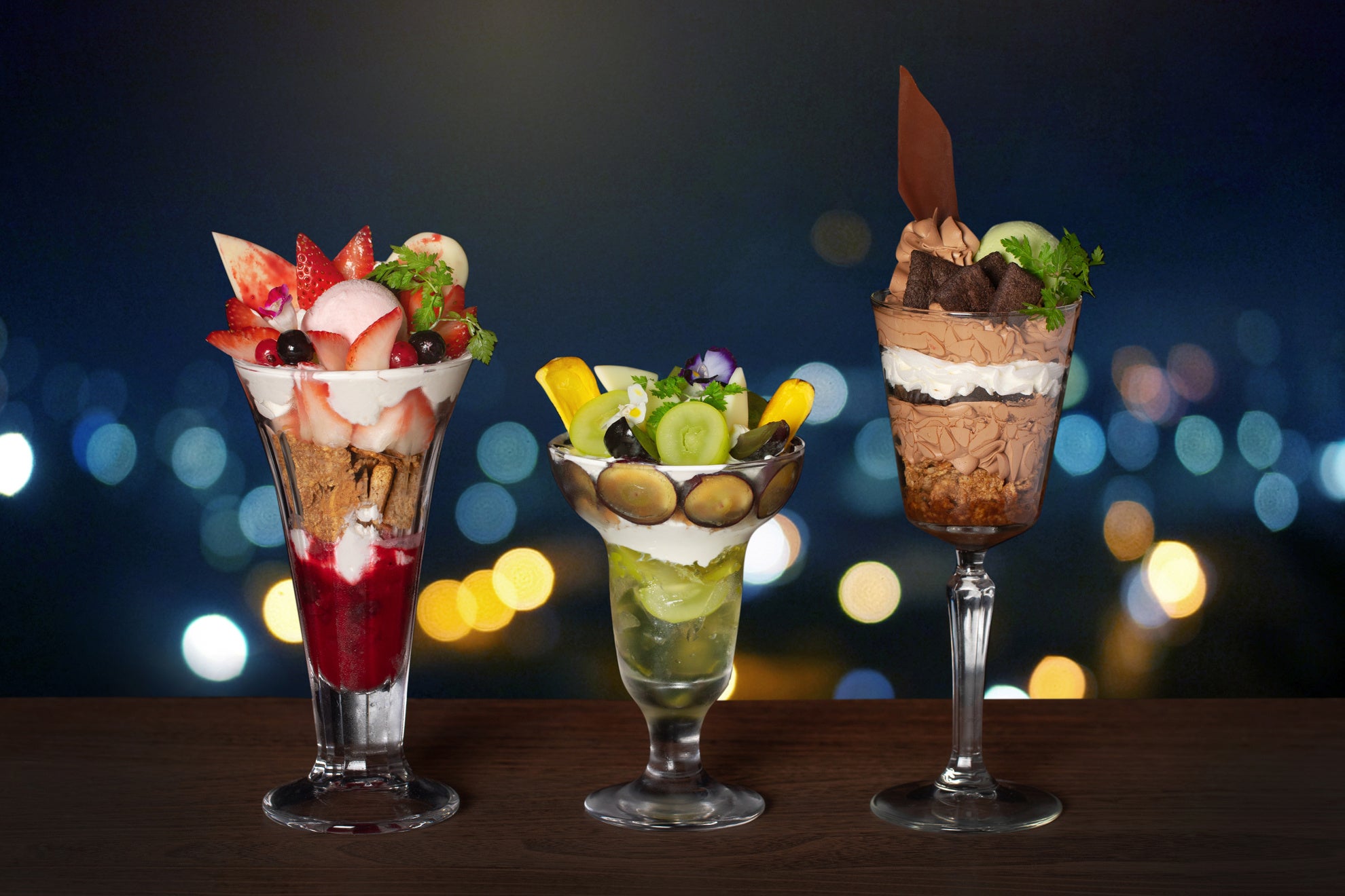 23時以降にしか注文出来ない【夜パフェ】【ミッドナイトハイティー】が