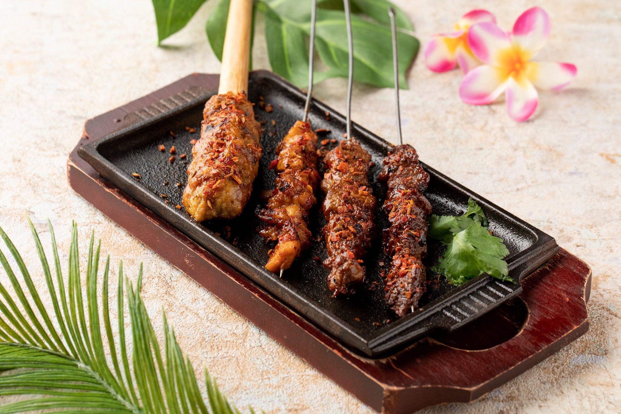 サテ盛り合わせ(牛ハラミ、鶏、ラム、リリト)