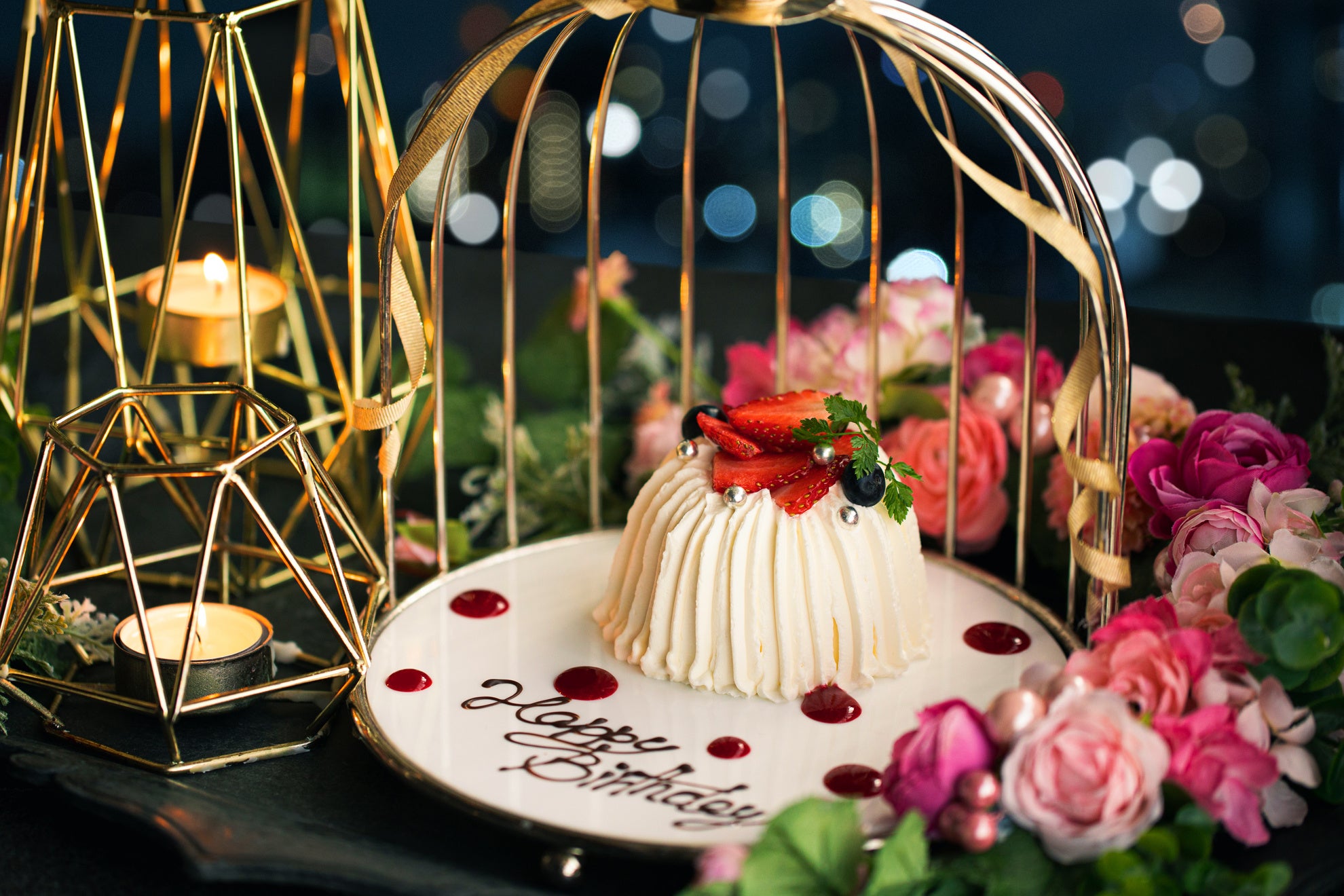 リニューアルされた渋谷ブルーバードオリジナルの記念日ケーキ