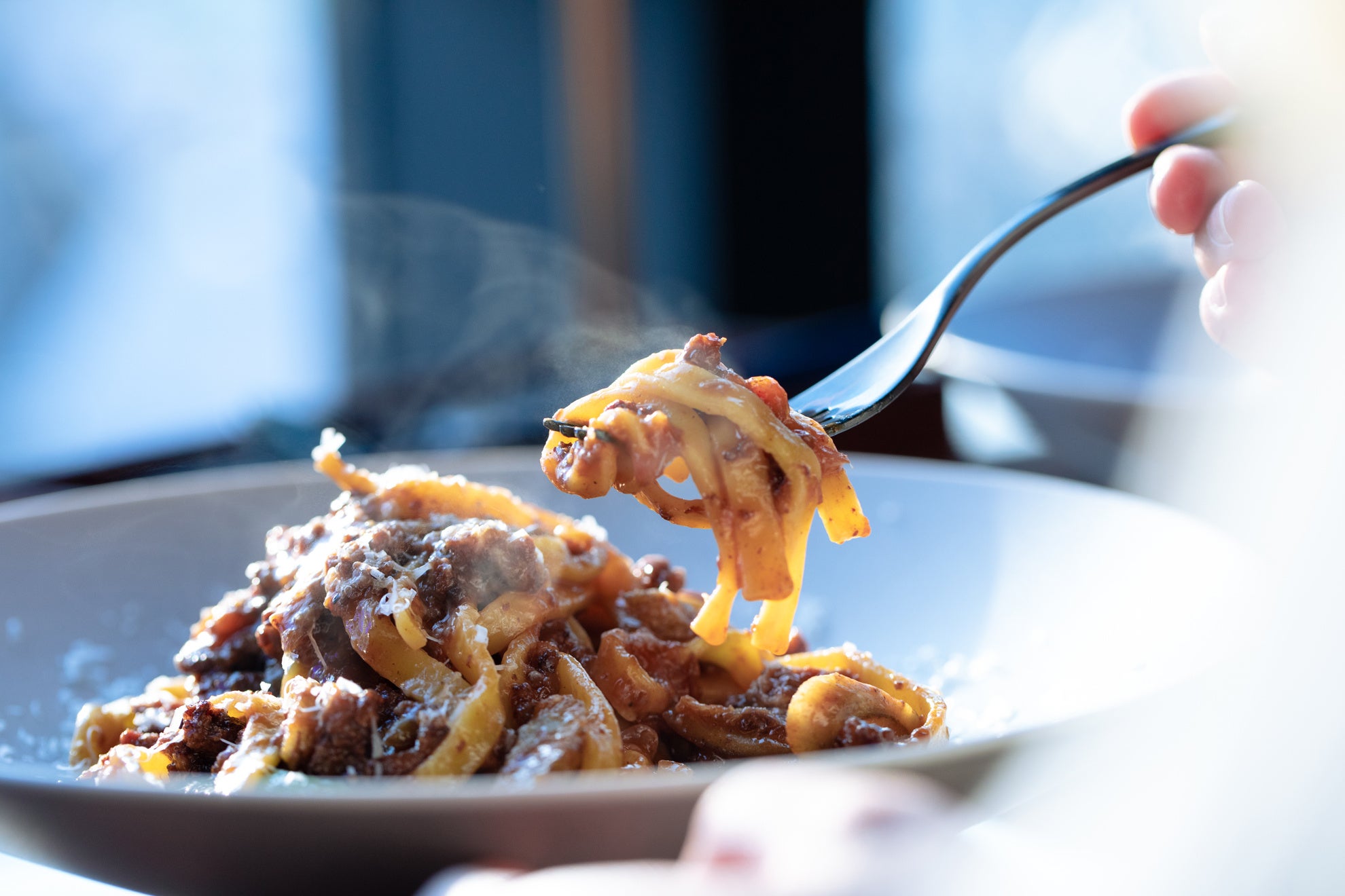 ブルーバード人気メニュー　トリュフ香る黒毛和牛のボロネーゼクリームパスタ