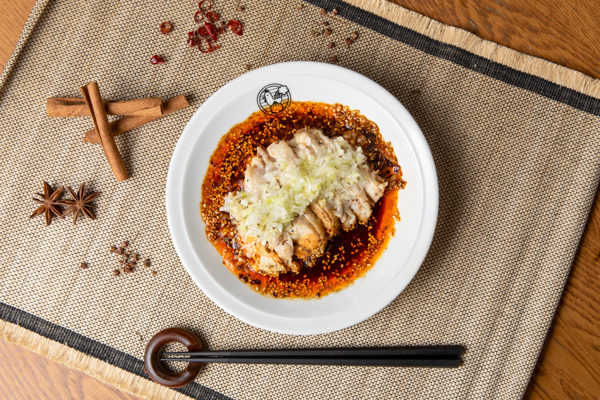 大山鶏の四川ソースよだれ鶏　790円（税込869円）