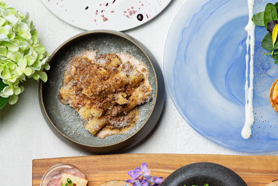 コース料理の最後には、トリュフ香る黒毛和牛のボロネーゼパスタで心もお腹も満たされる。