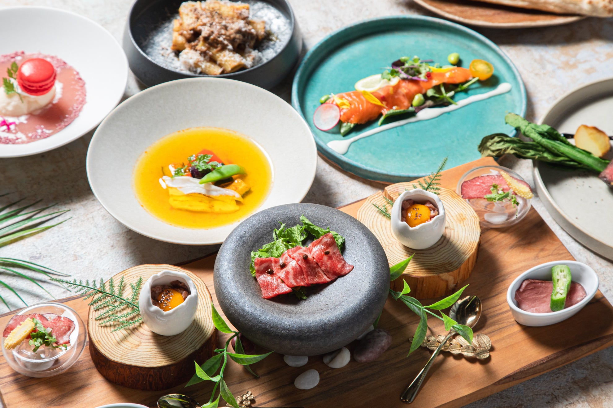 山形牛・宮崎牛　2種の黒毛和牛を使用した贅沢和牛前菜含む、全11品のプレミアムなコース構成