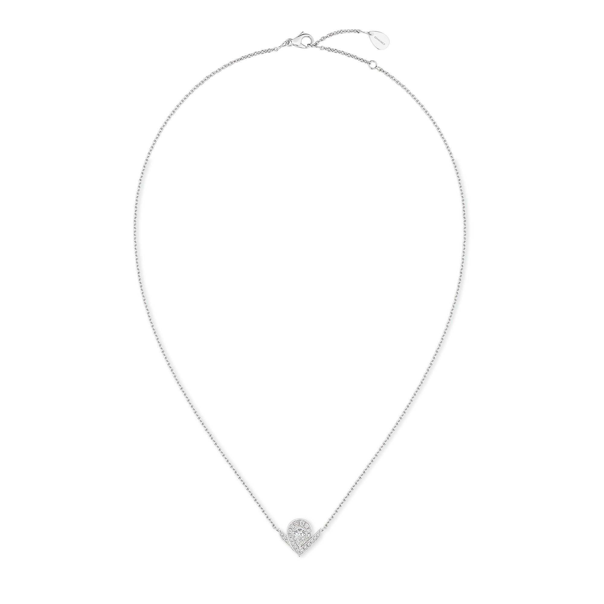 「ジョゼフィーヌ」コレクション エグレット ペンダント 886,600円（税込）（085143-000）