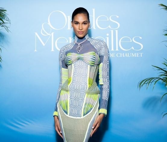 「デフェルラント」を着用したフランスのモデル　シンディ・ブルーナ