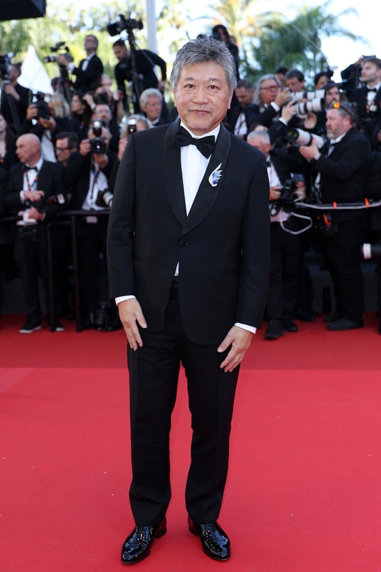 日本を代表する映画監督の是枝裕和氏がショーメのジュエリーを着用し、第79回カンヌ国際映画祭に登場。 日本を代表する映画監督の是枝裕和氏がショーメのジュエリーを着用し、第79回カンヌ国際映画祭に登場。