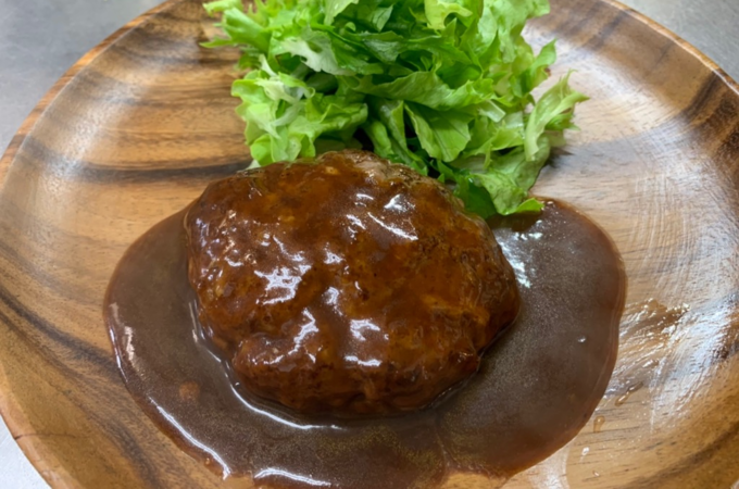 ネーベン・フルス自慢のハンバーグ