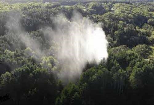 長万部町で突如噴出した水柱