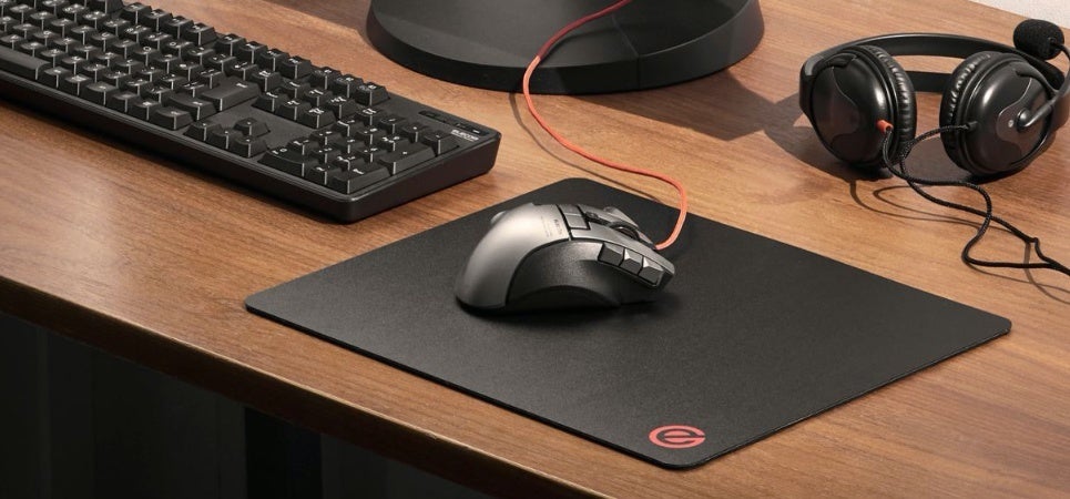 限られたスペースでも万全の装備で勝ちに行く エレコム初 ハードタイプのゲーミングマウスパッド Sサイズと標準サイズを新発売 エレコム株式会社のプレスリリース 限られたスペースでも万全の装備で勝ちに行く エレコム初 ハードタイプのゲーミングマウスパッド Sサイズと標準サイズを新発売 エレコム株式会社のプレスリリース