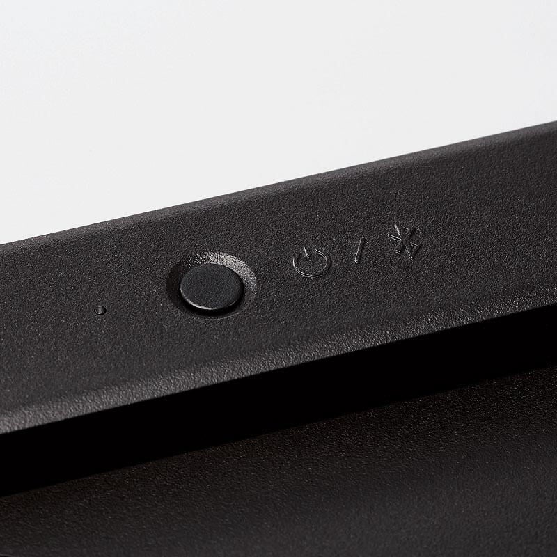 ▲ 本体裏面に電源スイッチを装備