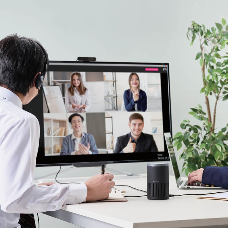 ▲ Web会議に最適な 会議用有線スピーカーフォン。 イヤホンジャック装備でヘッドホンも使用可能