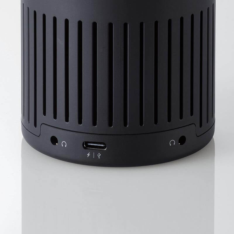 ▲ USB Type-C(USB-C)ポートのほか、ヘッドホン端子を2個装備