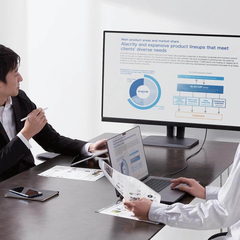  気軽に持ち運んで、プレゼンテーション時などの ビジネスニーズにも最適