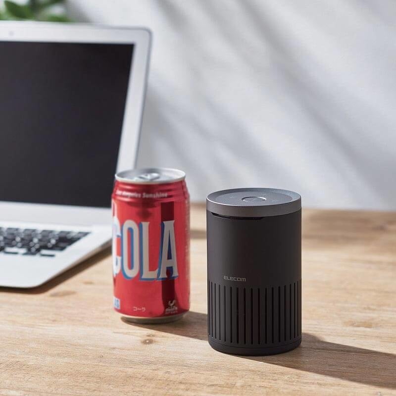 350ml缶ほどの大きさで、 デスクで場所を取らない