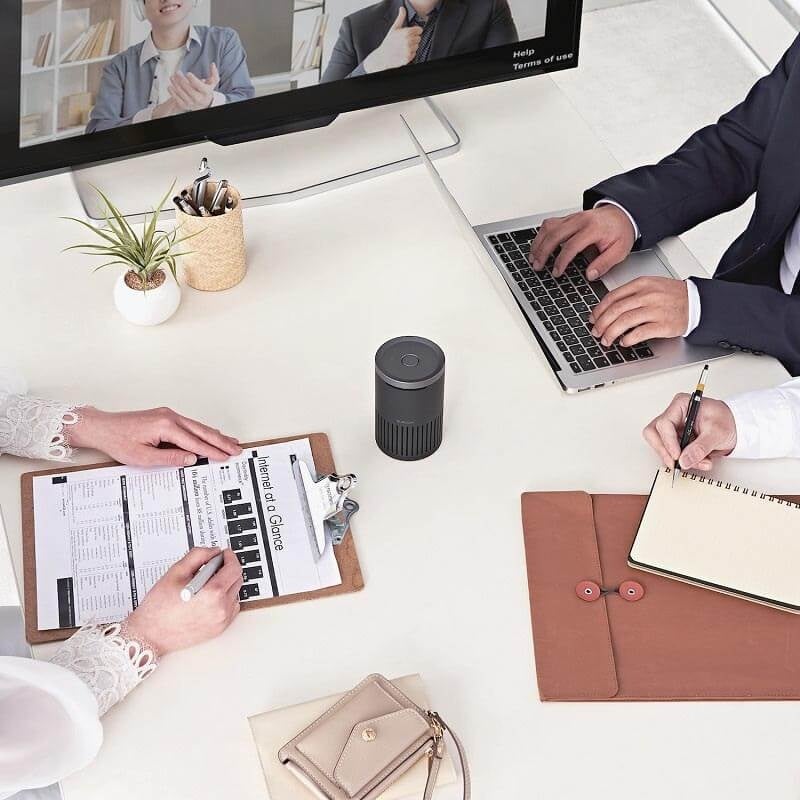 テーブルの中心にコンパクトに設置可能