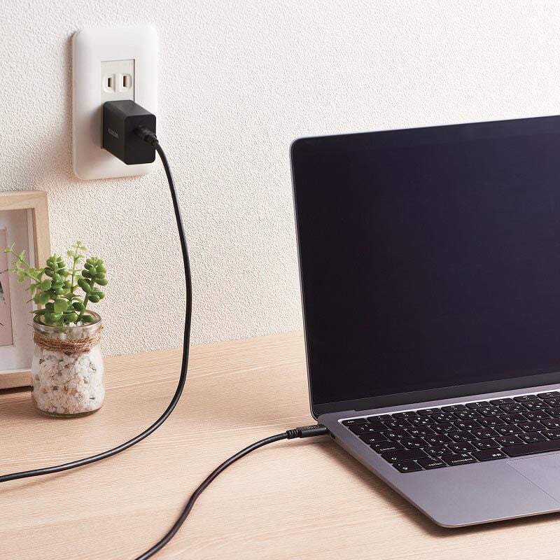 パソコンなど容量の大きな機器の給電・充電にも対応