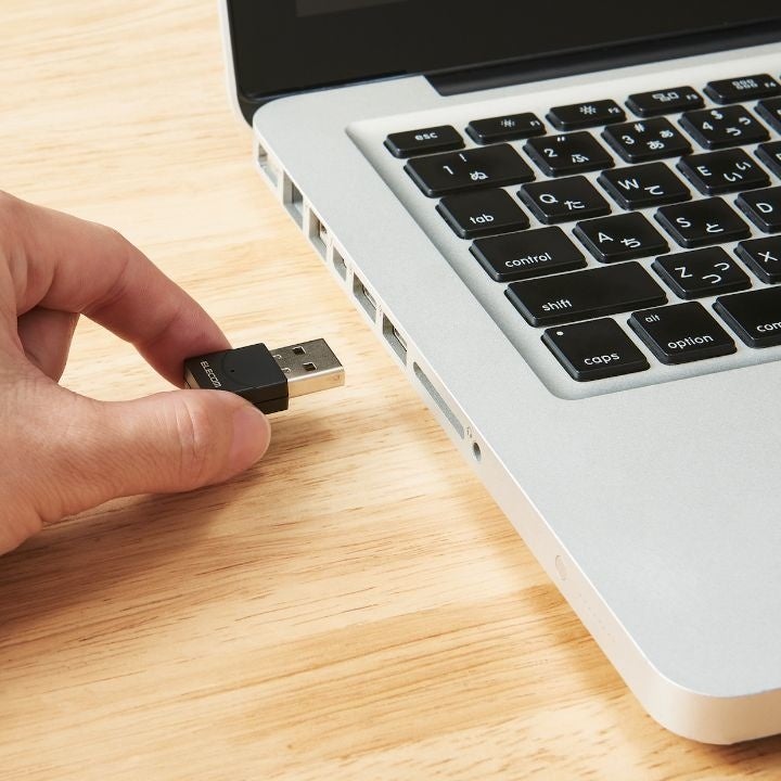 コードレスですっきり！ [付属のUSBアダプターでワイヤレス使用]