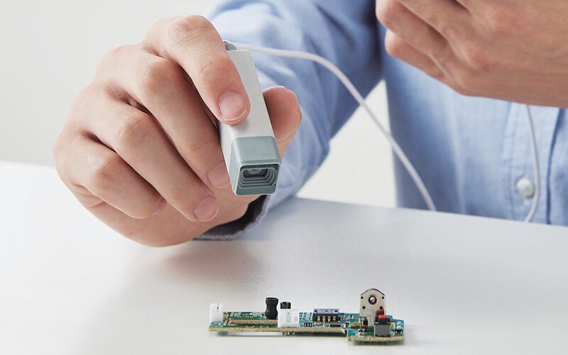 被写体に約4cmまで近づき、細部まで高画質に映せる 高性能のマクロオートフォーカスを搭載