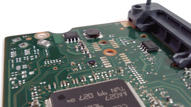 手持ちしやすいスティック形状で回路などの接写も容易