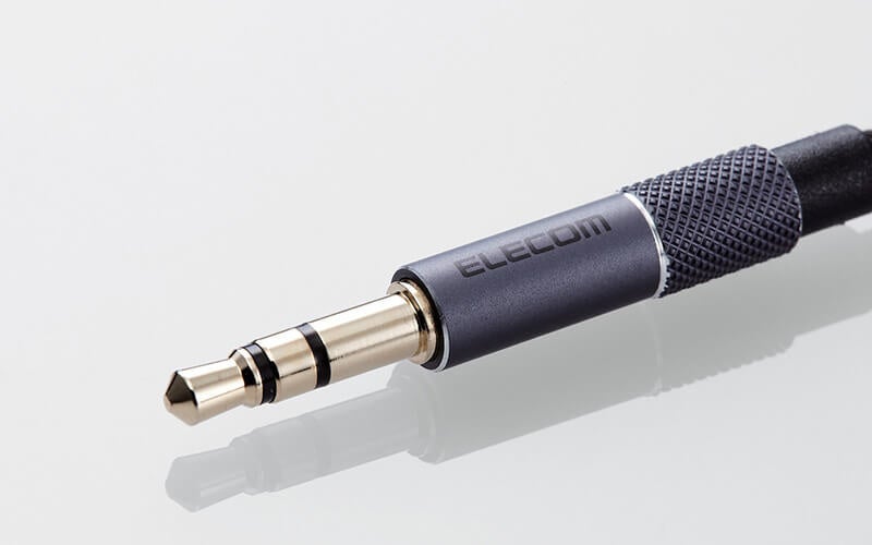 金メッキプラグ、アルミコネクターを 採用し、高級感のあるデザイン