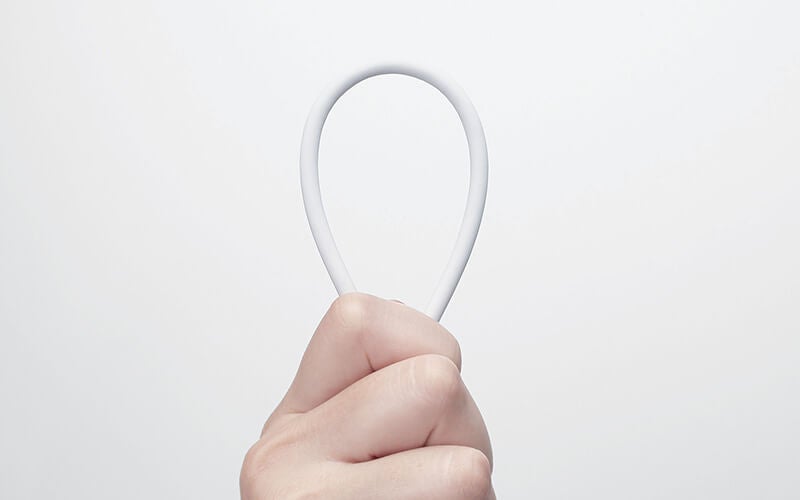 ケーブルにはやわらかいシリコン素材を採用