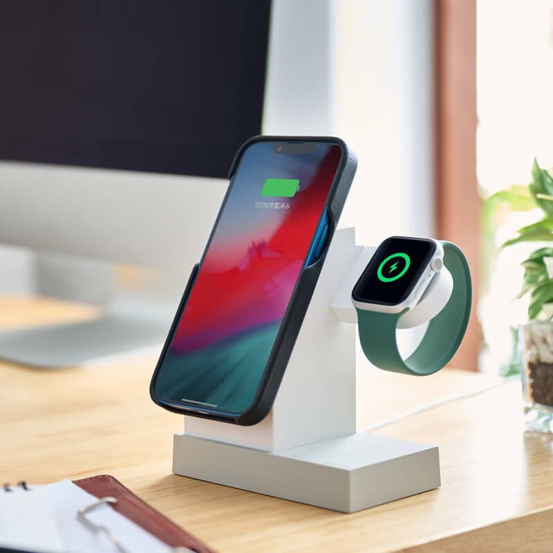 マグネット固定でかんたん充電！iPhone＋Apple WatchとAirPodsが充電