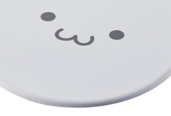 手触りがよくいつまでも触っていられる なめらかな布を採用