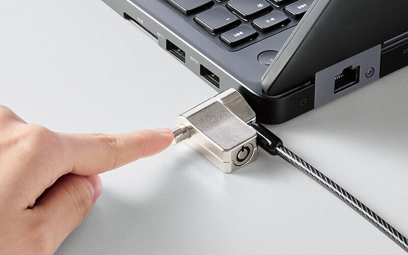 ボタンをプッシュするだけで 簡単にロックできるシリンダー錠