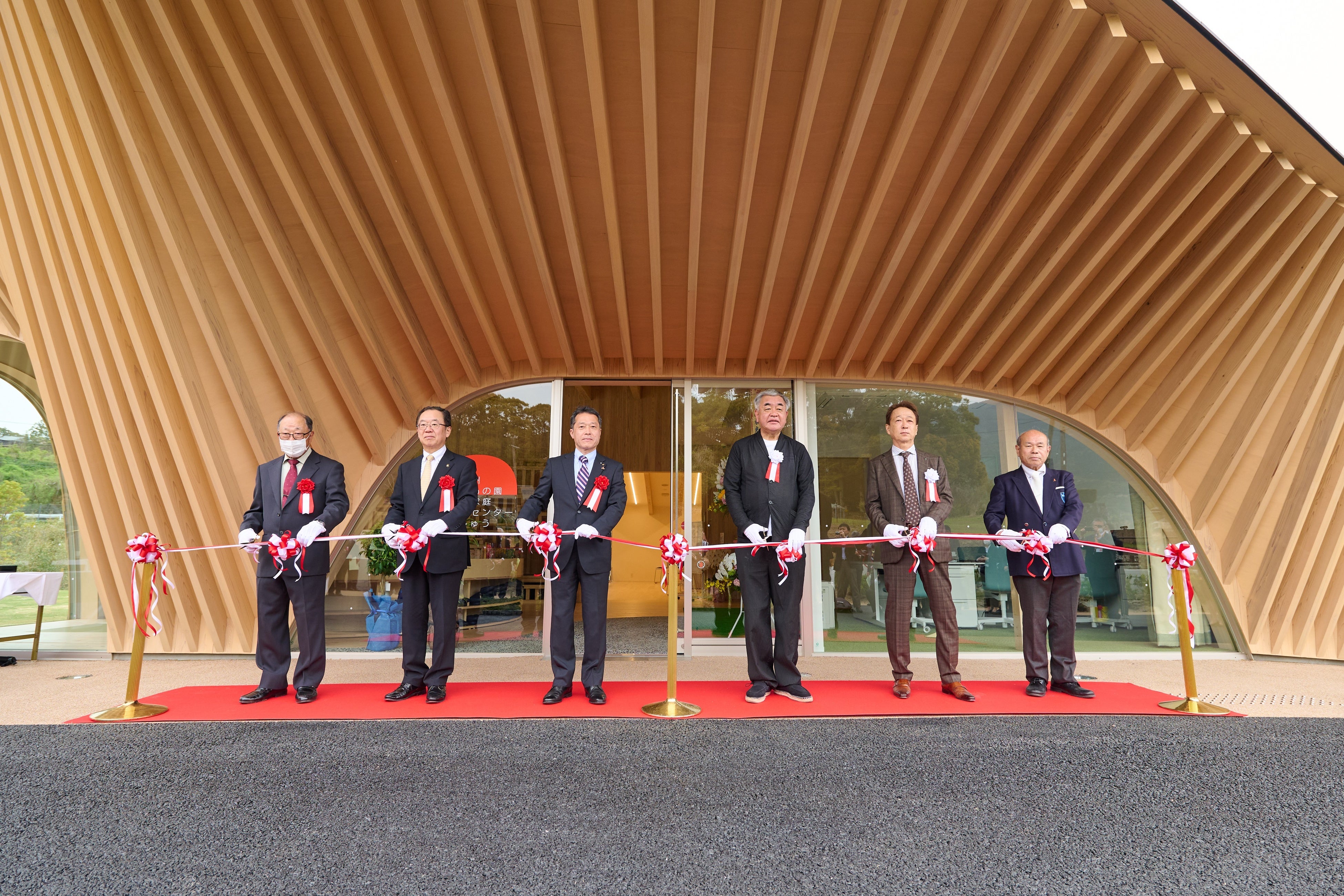 「東紀州こどもの園」開所式テープカット