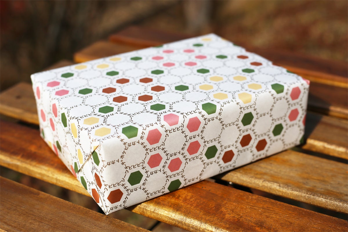 オリジナル包装紙で包んでお届け