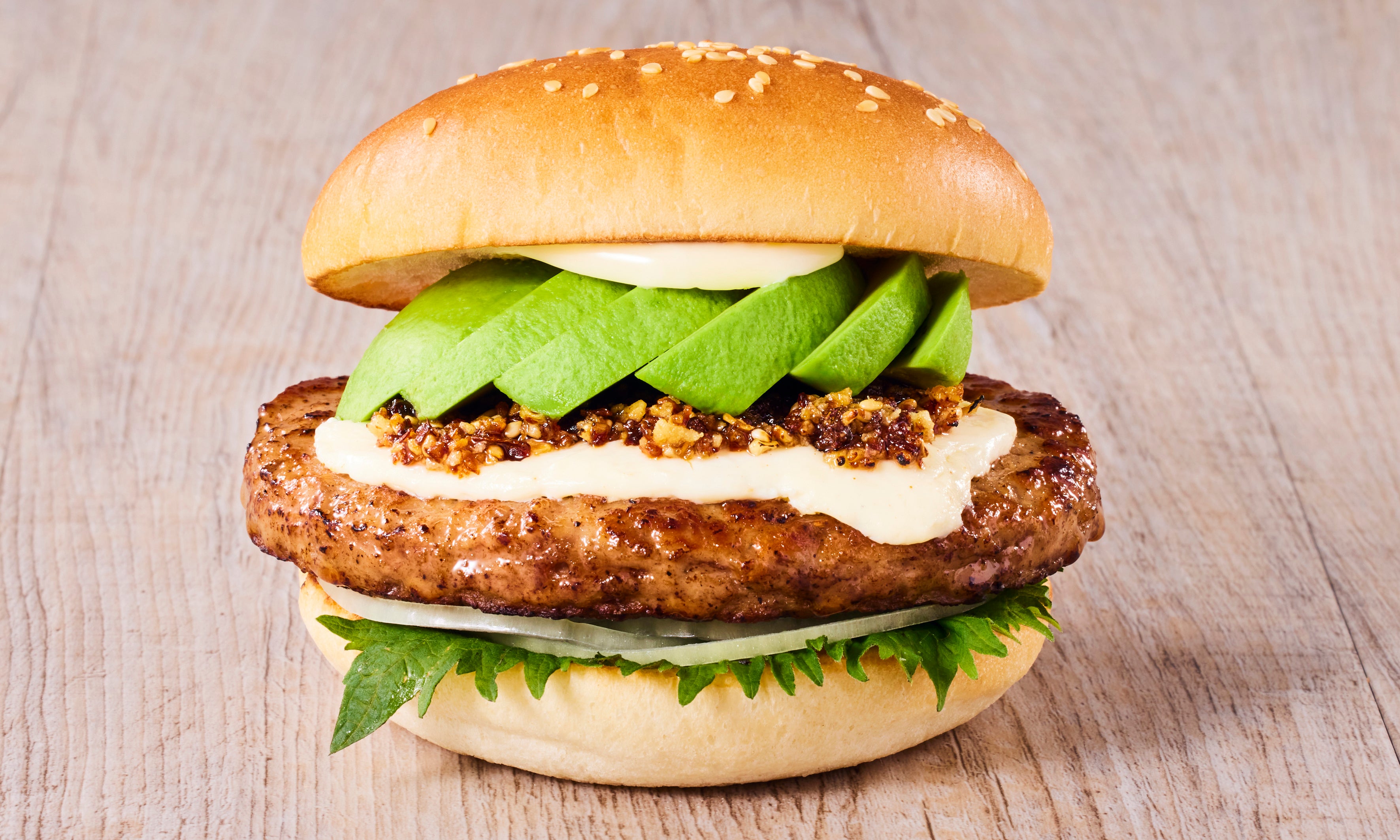 クラシックアボカドクリームチーズバーガー～わさび香るサクサク醤油～