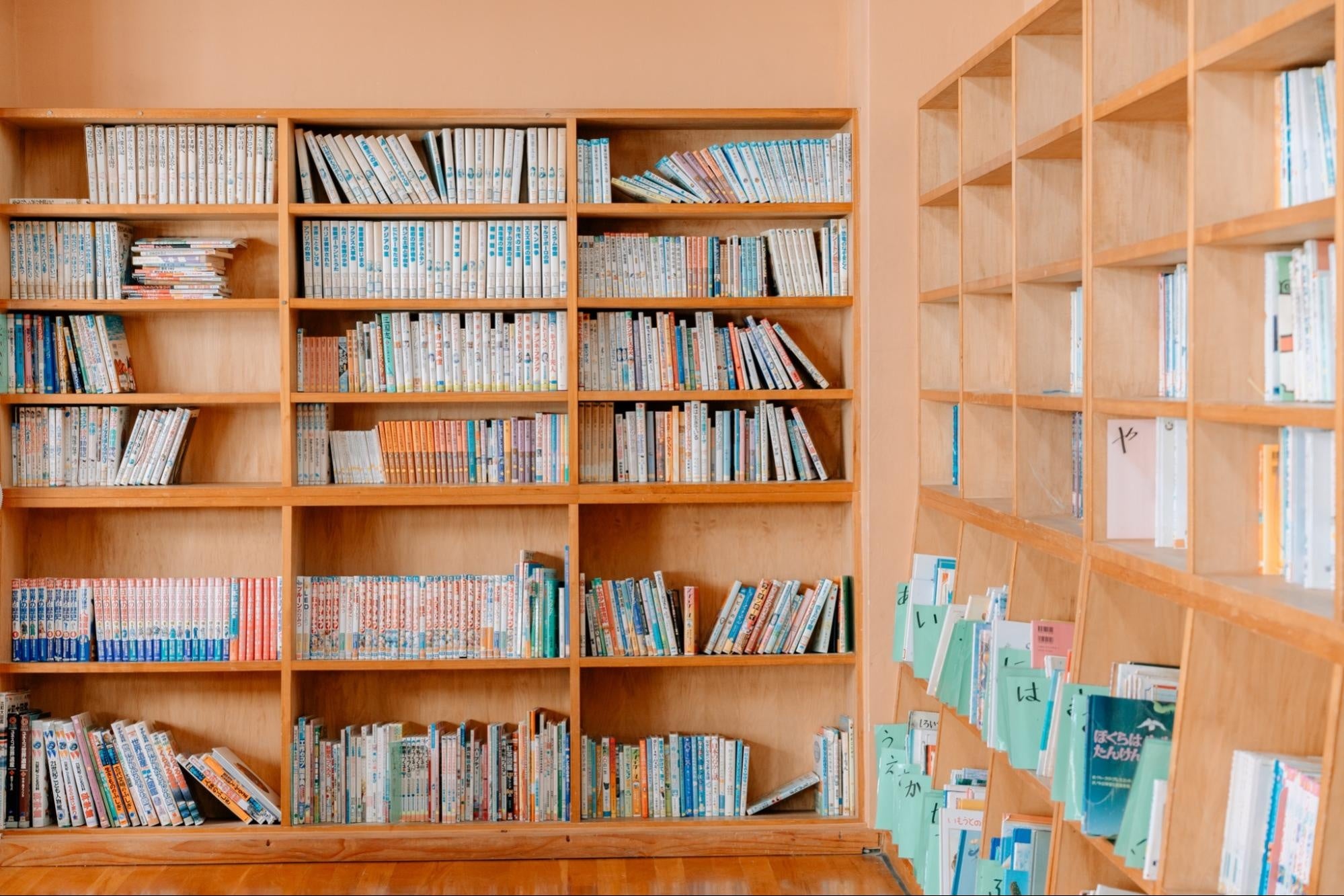 予算の確保が難しく十分な書籍が揃っていない学校図書館も少なくない