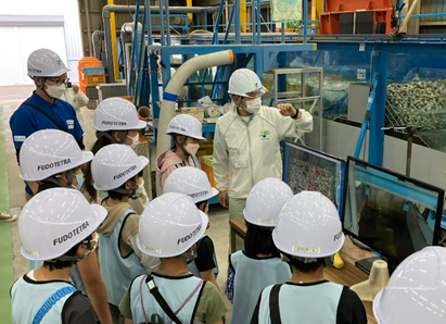 海のお仕事体験プロジェクト こどもわーく｜子どもたちが波やテトラ