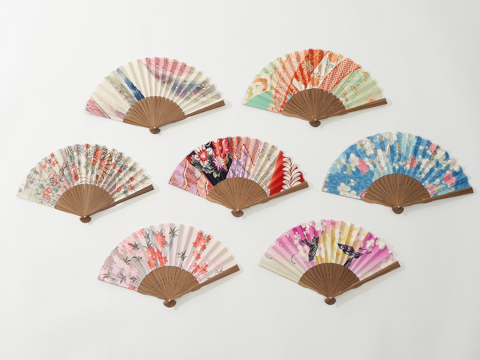 着物で制作した扇子たち