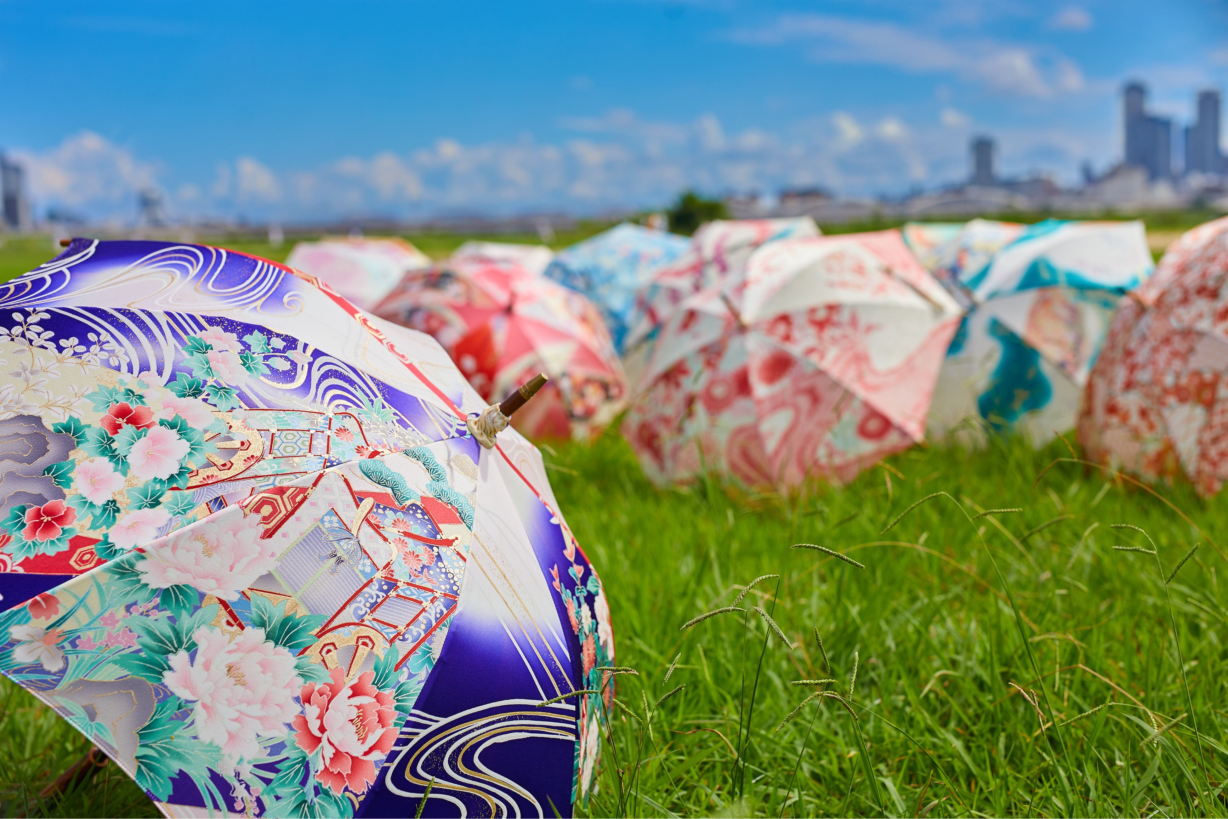 着物で制作した日傘たち