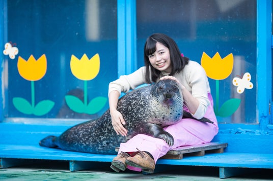 あの人気イベントが期間限定で復活!”ぬくもり”を全身で感じる「ゴマちゃん膝枕体験」を開催 あの人気イベントが期間限定で復活!”ぬくもり”を全身で感じる「ゴマちゃん膝枕体験」を開催
