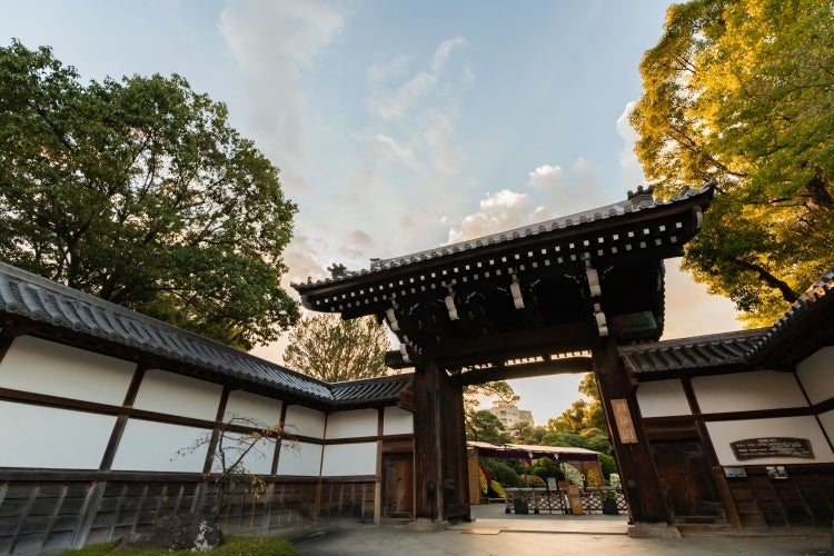 風格のある相楽園正門