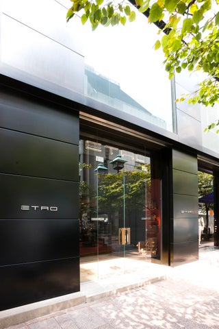 TWICEチェヨン×エトロ写真展、銀座本店で開催中! TWICEチェヨン×エトロ写真展、銀座本店で開催中!