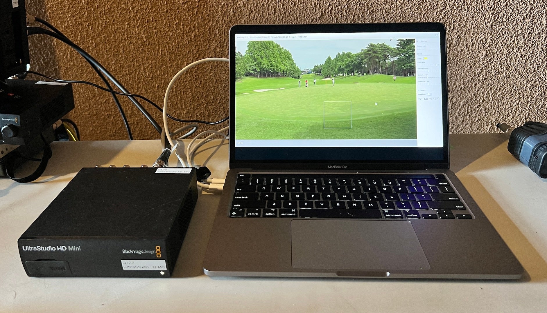 必要機材: Macbookと外付けキャプチャデバイス (Ultrastudio HD mini)