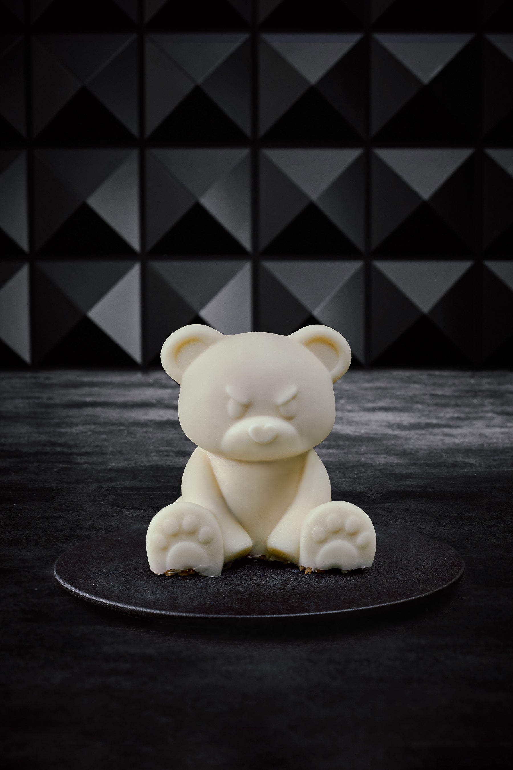 WH TE TEDDY CAKE　価格：¥2700（税込）