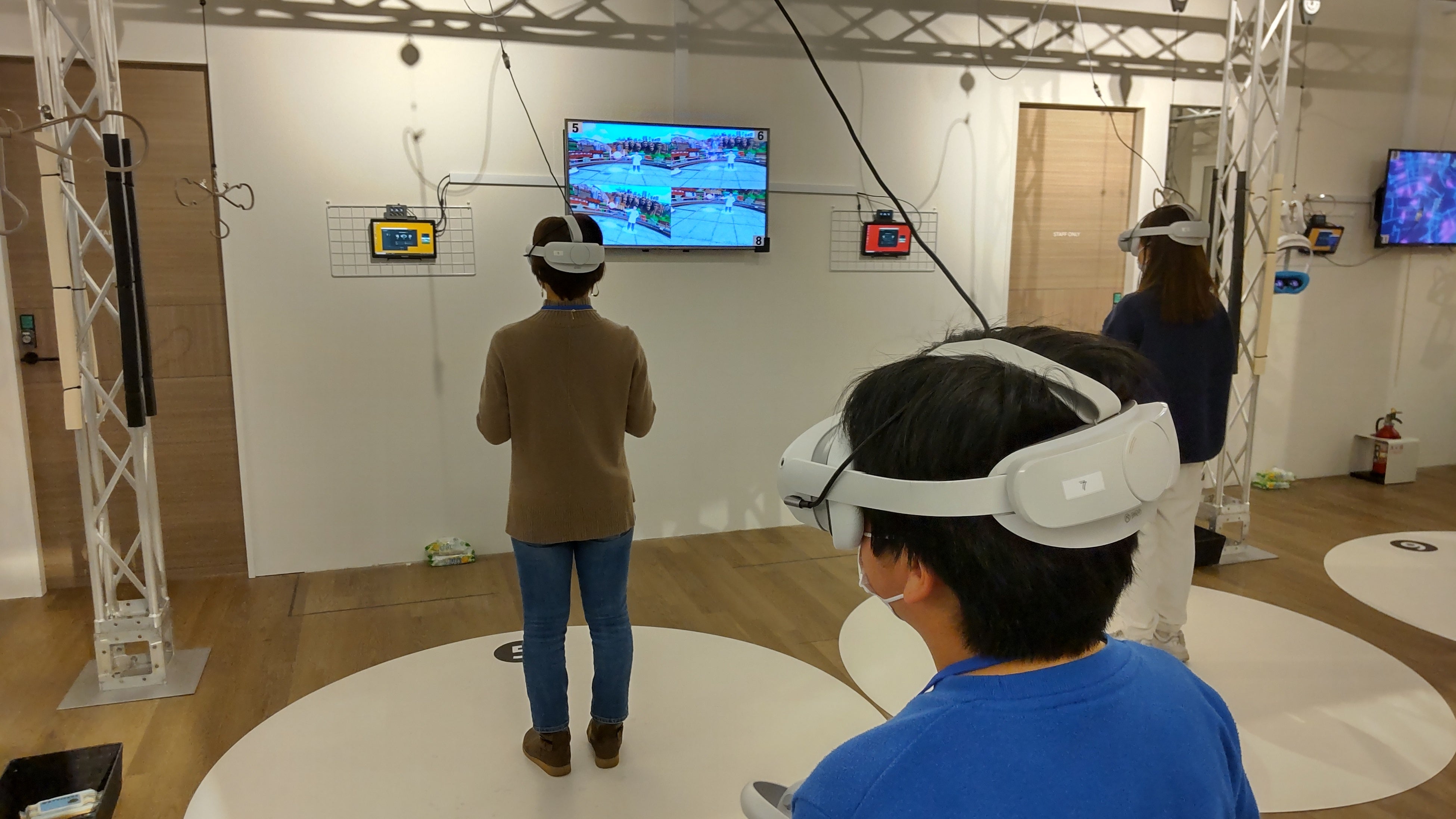 サポートはどのVRキャラクター？