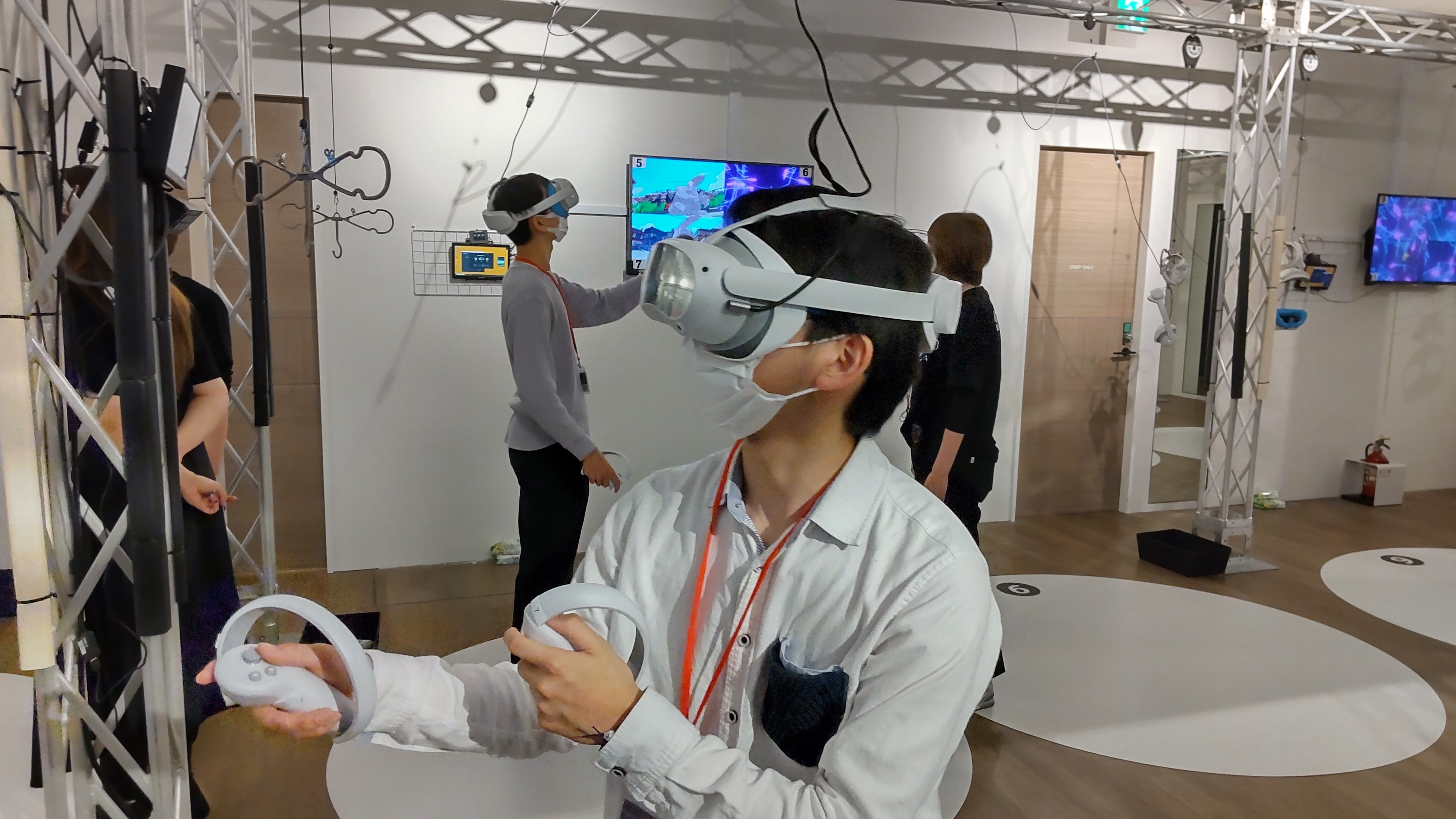 慣れれば仮想空間を縦横無尽に動ける