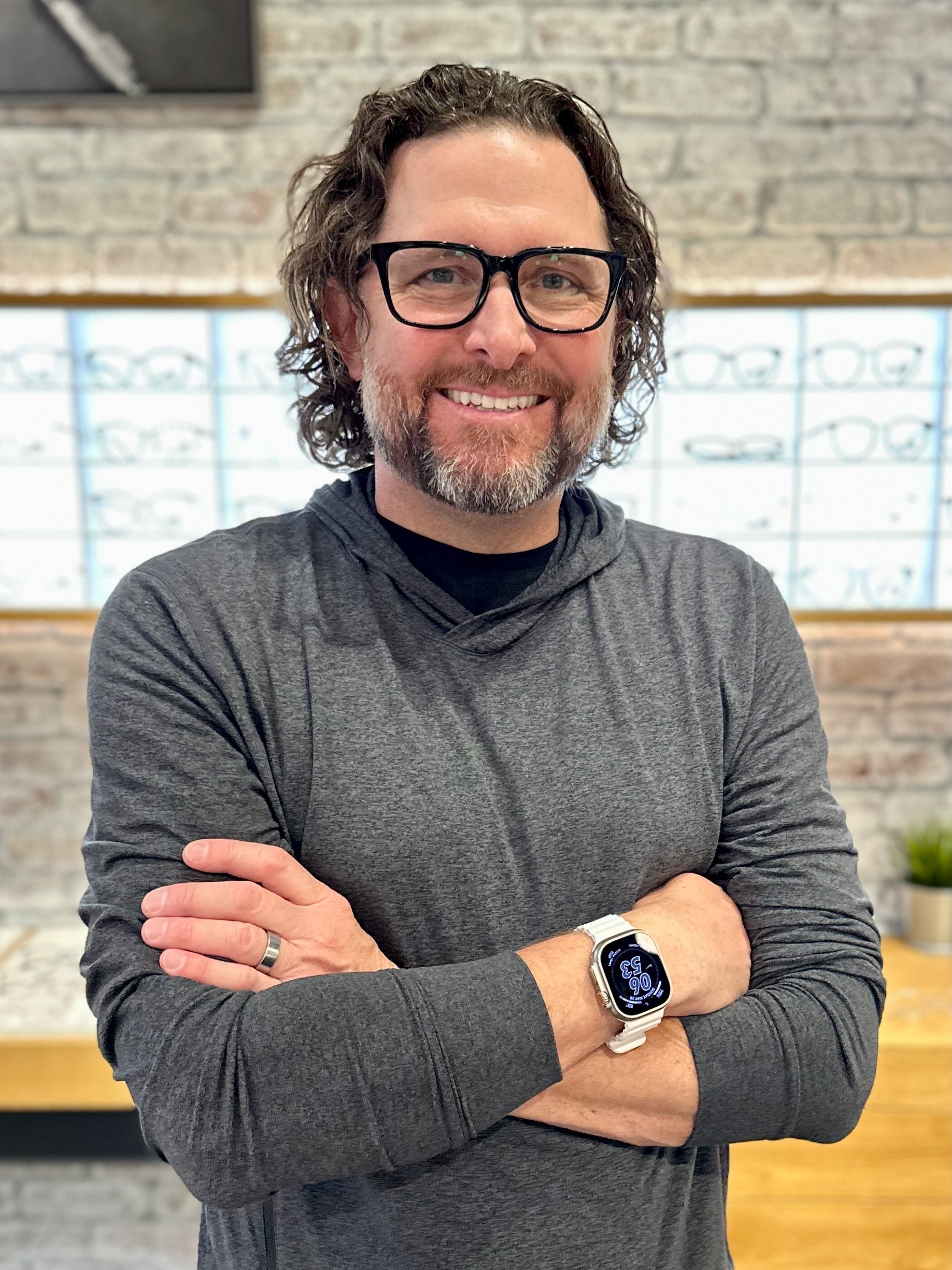 JINS 英智 JINSのグローバル成長の実現を目指し、Apple Inc.でクリエイティブ