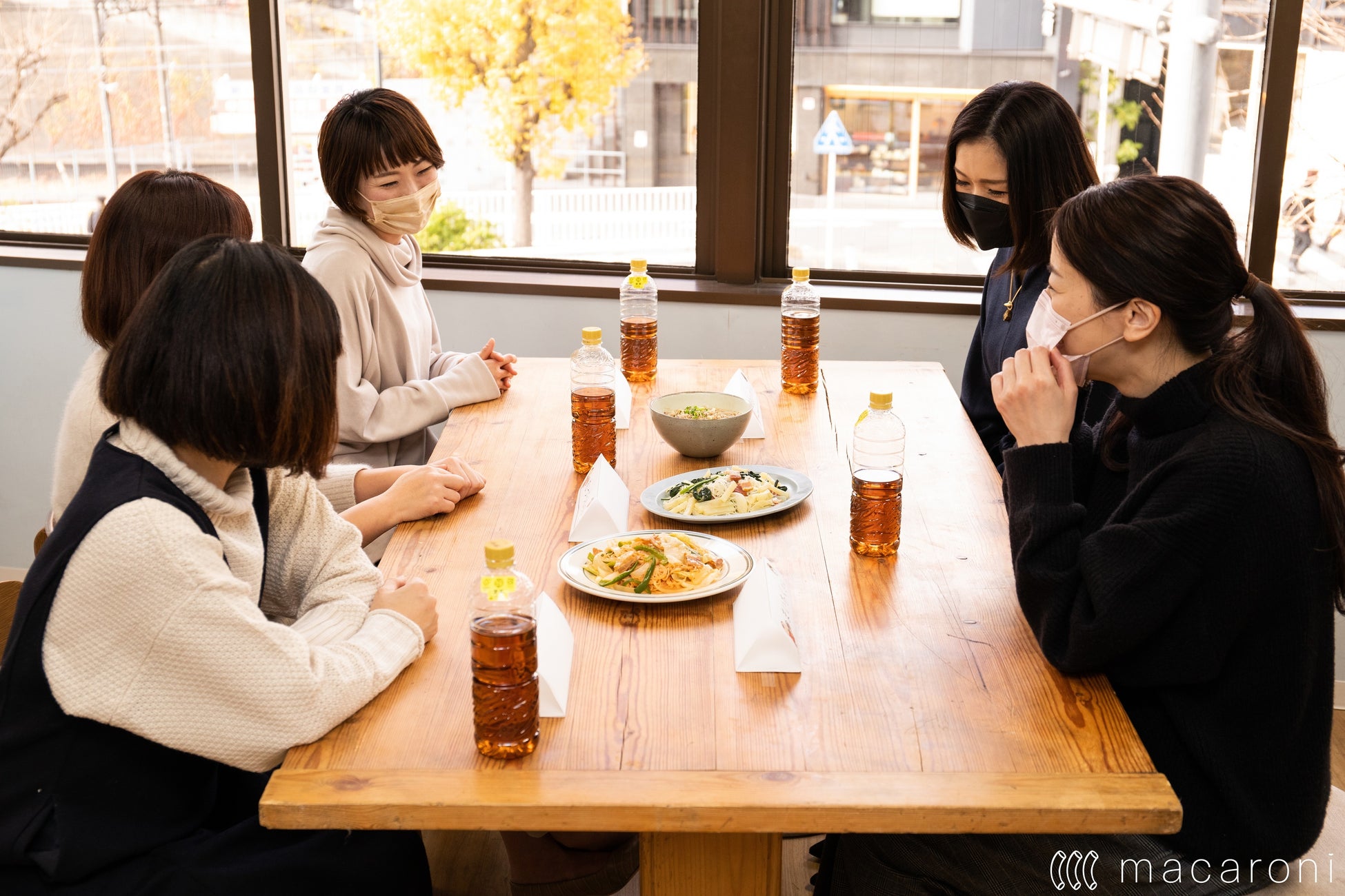 (ケンミン)マカロニメイトさん参加の試食会の様子