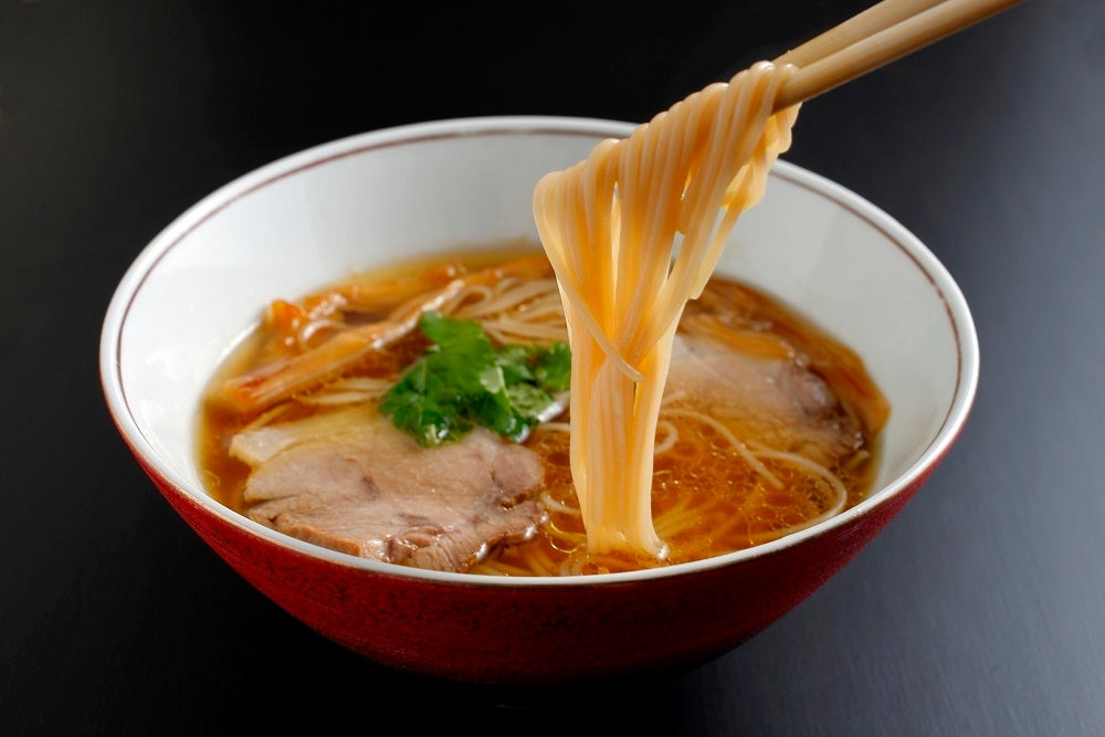 日本初 冷凍食品のグルテンフリーラーメン 情熱大陸 出演 ボストンの人気行列店 Tsurumen Davis 大西益央 監修 黄金の鶏油しょうゆ ラーメン を5月16日発売開始 ケンミン食品株式会社のプレスリリース 日本初 冷凍食品のグルテンフリーラーメン 情熱大陸 出演 ボストンの人気行列店 Tsurumen Davis 大西益央 監修 黄金の鶏油しょうゆ ラーメン を5月16日発売開始 ケンミン食品株式会社のプレスリリース