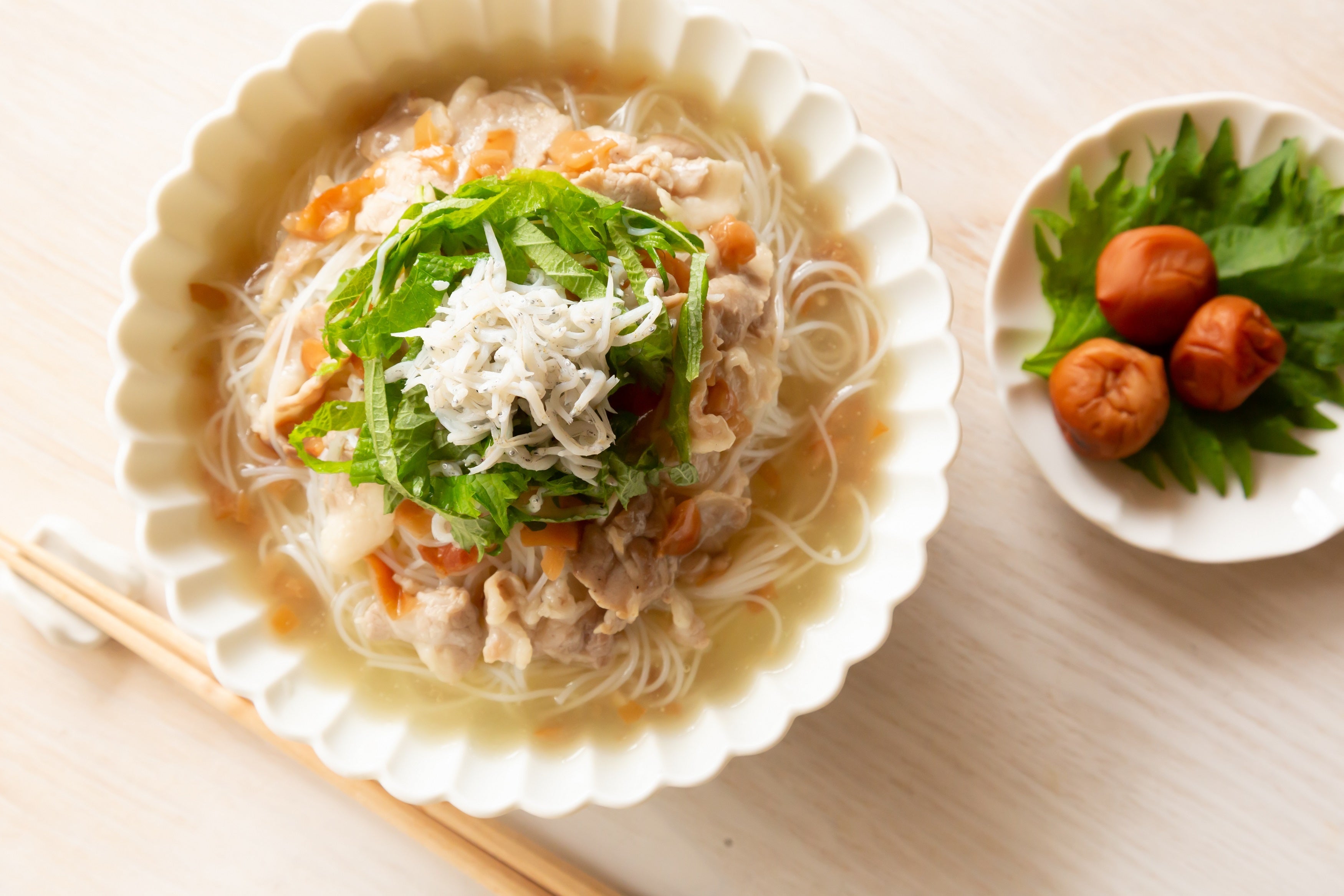 大葉と梅じゃこあんかけのビーフン