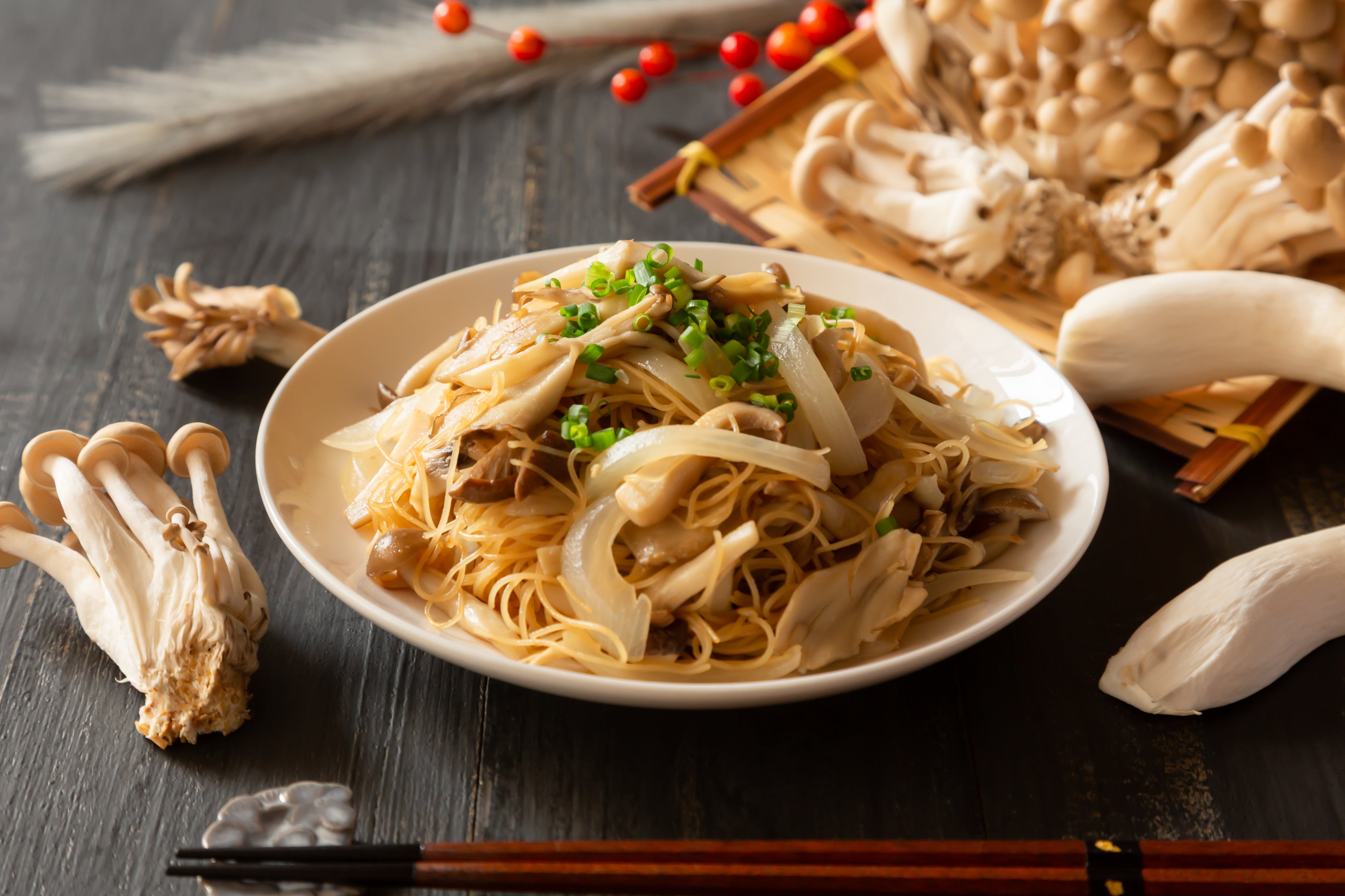 電子レンジで作れる！きのこたっぷり焼ビーフン