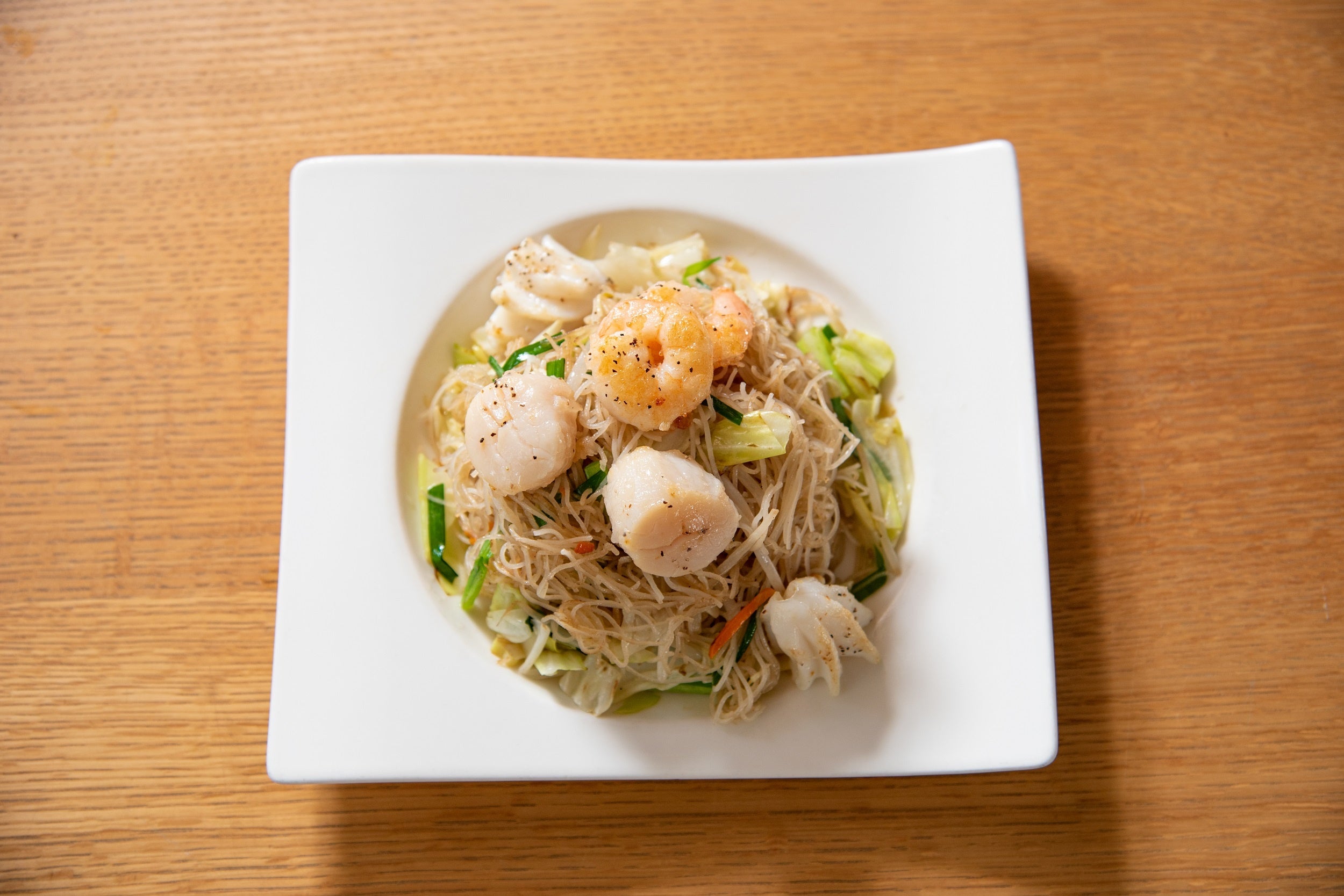 「健民ダイニング」で提供する“海鮮焼ビーフン”