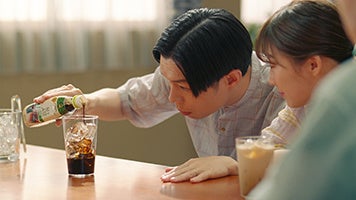 「ボス カフェベース」「予想より、絶対うまい。－キッチリ父登場－」篇より