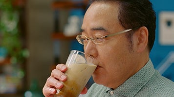 「ボス カフェベース」「予想より、絶対うまい。－キッチリ父登場－」篇より